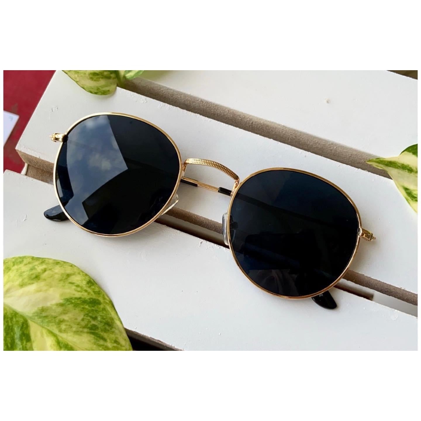 CLASSIC BLACK