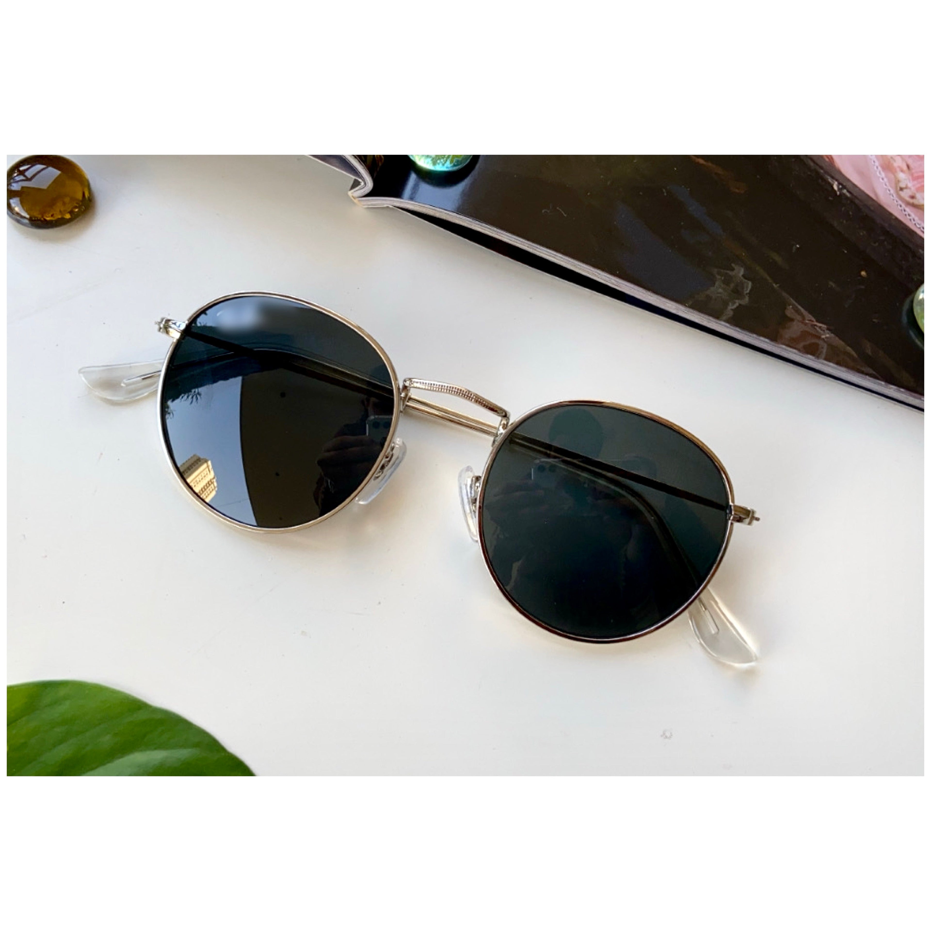 CLASSIC BLACK